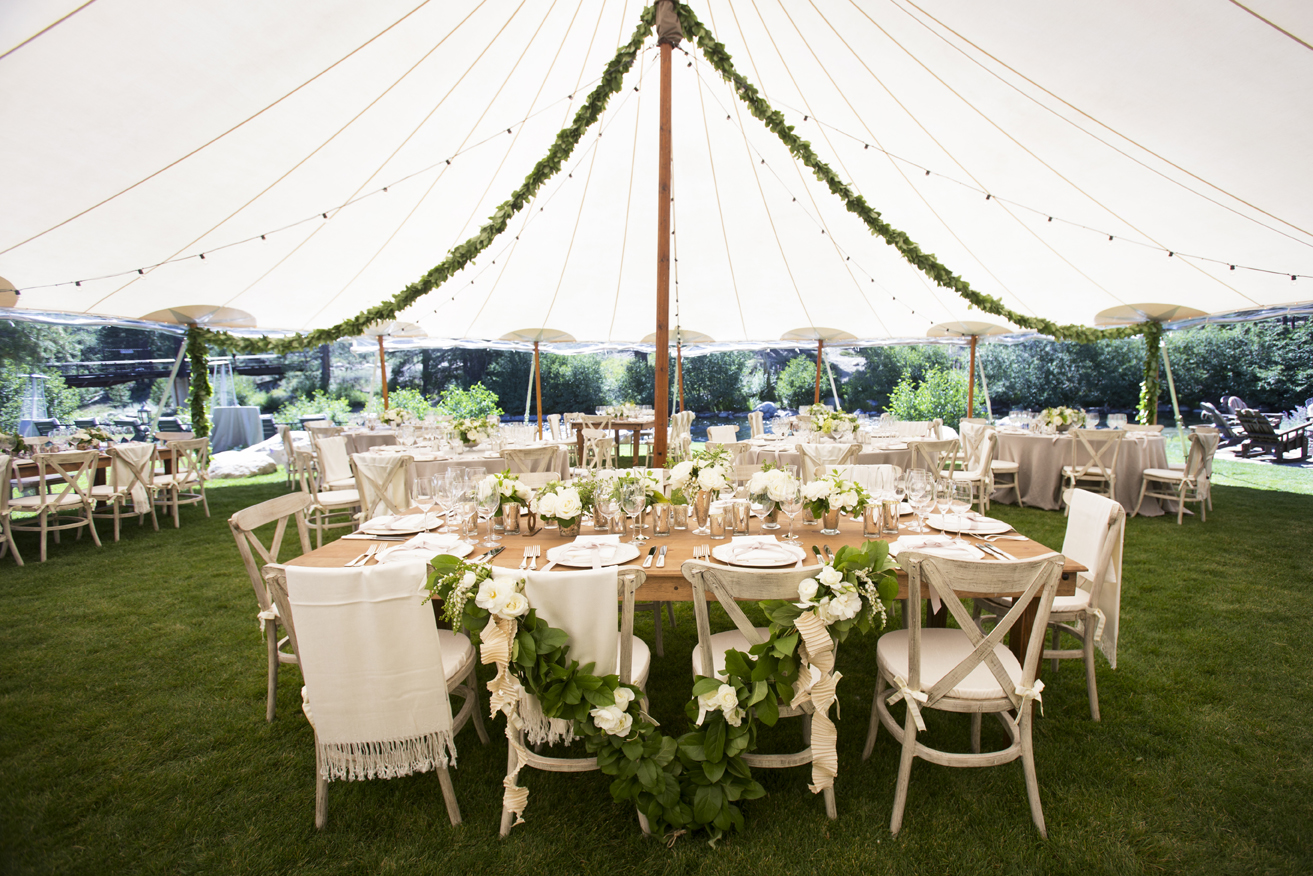 Do You Need Linens On Your Reception Tables