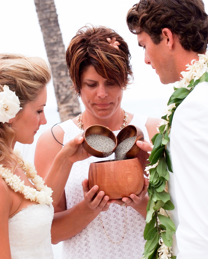 everything-you-need-to-know-about-a-sand-ceremony