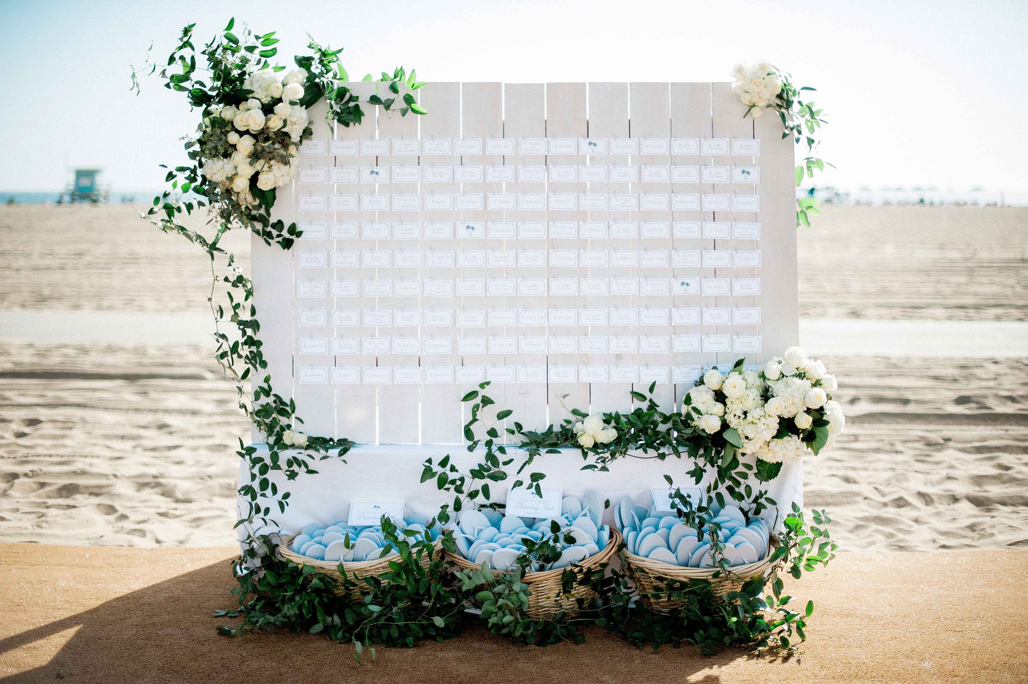 20 Interesting Ways To Display Seating Charts Escort Cards