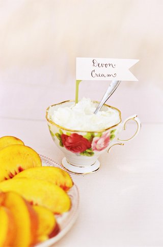 Devon Cream in a Tea Cup devonshire-cream-and-plate-of-peaches