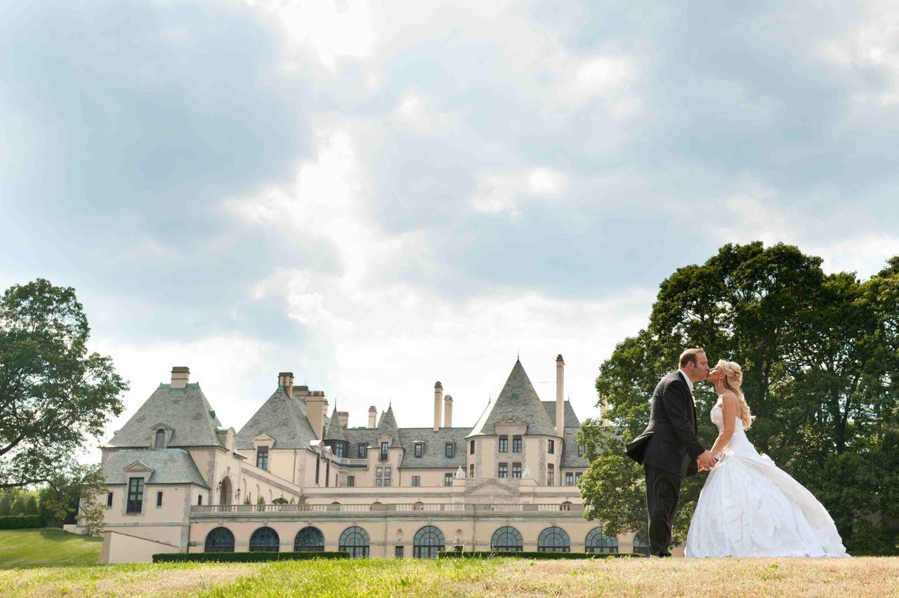 A Romantic Fairy-Tale Wedding at Oheka Castle in New York, image size:1280x852