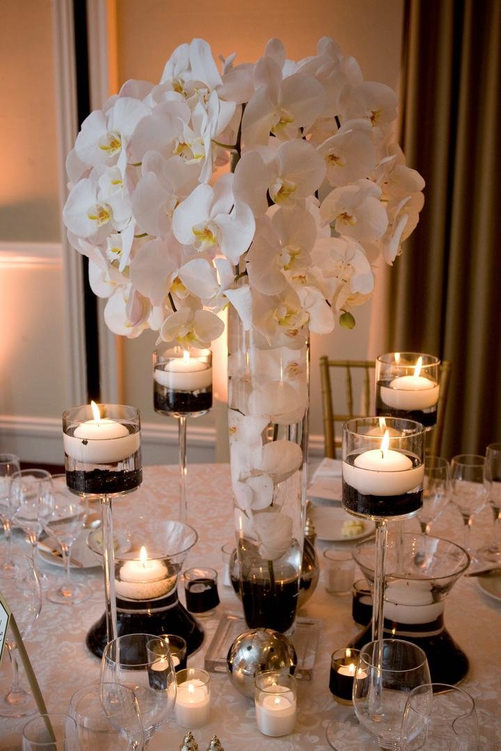 White and Black Centerpiece