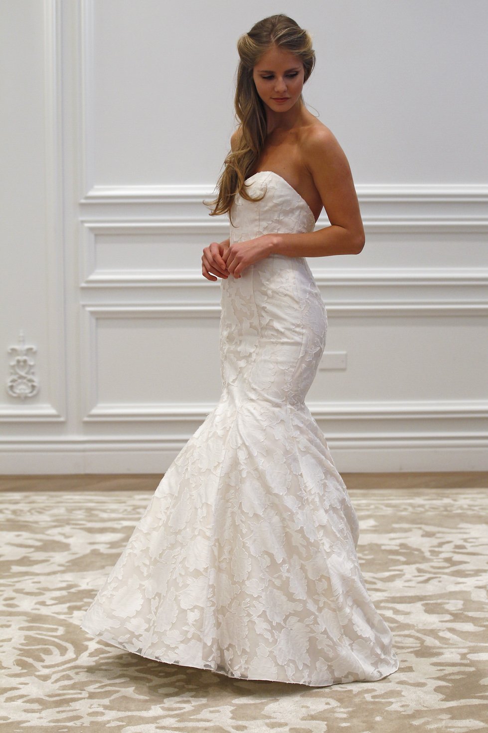 14 Mermaid Wedding Dresses for Sexy, Curvy Brides