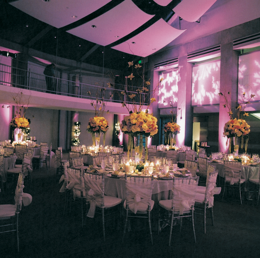 Round Tables with Large Centerpieces