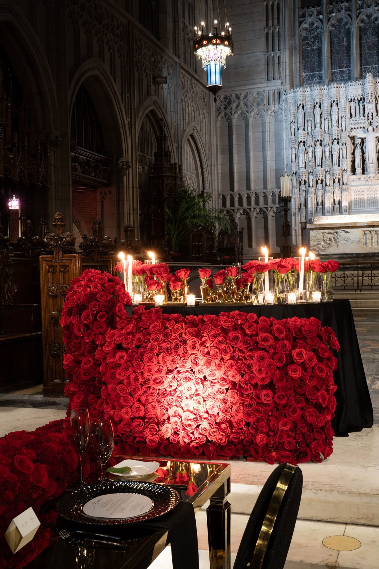 Red Rose Sweetheart Table