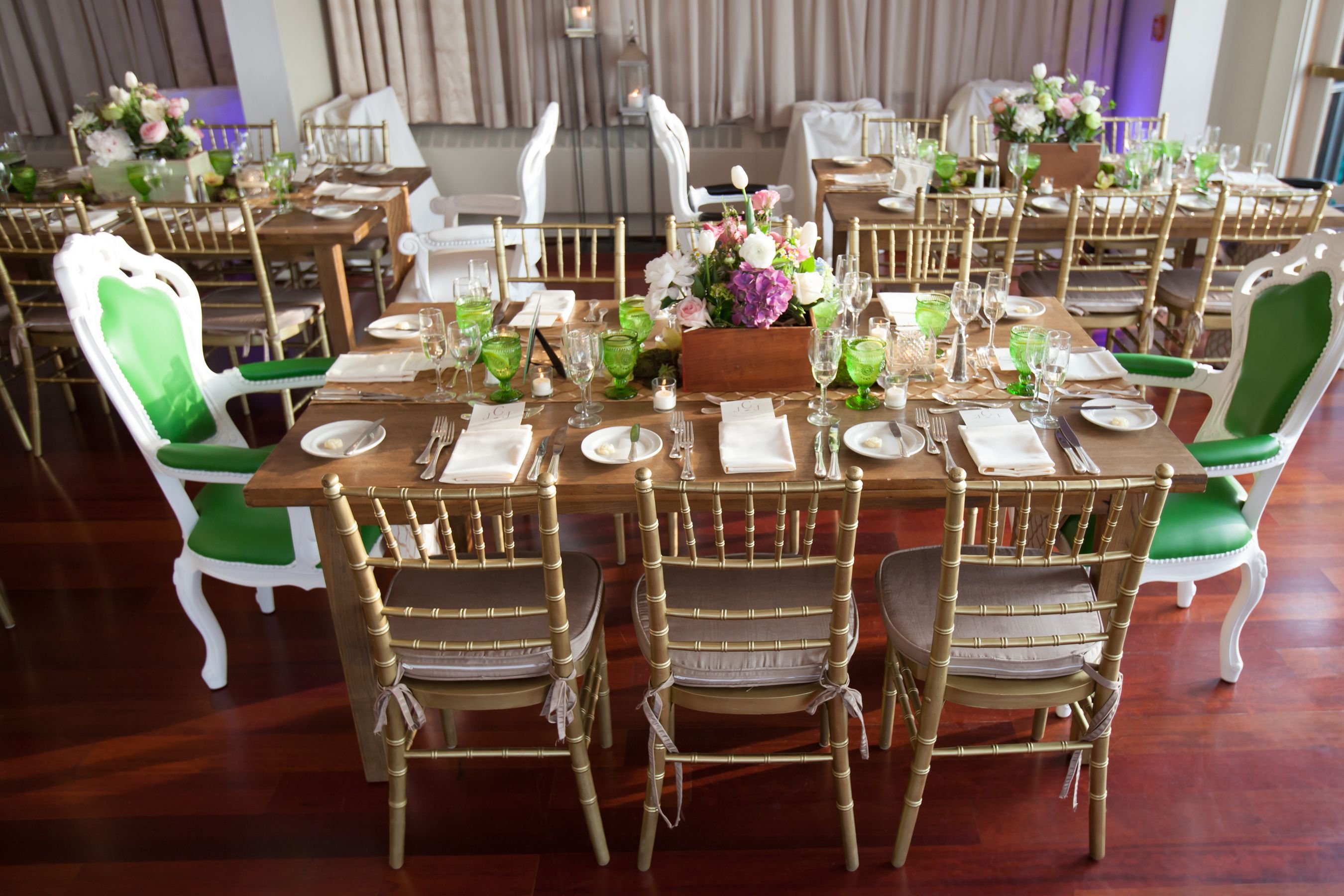 Reception Décor Photos Gold + Green and White HighBack Chairs
