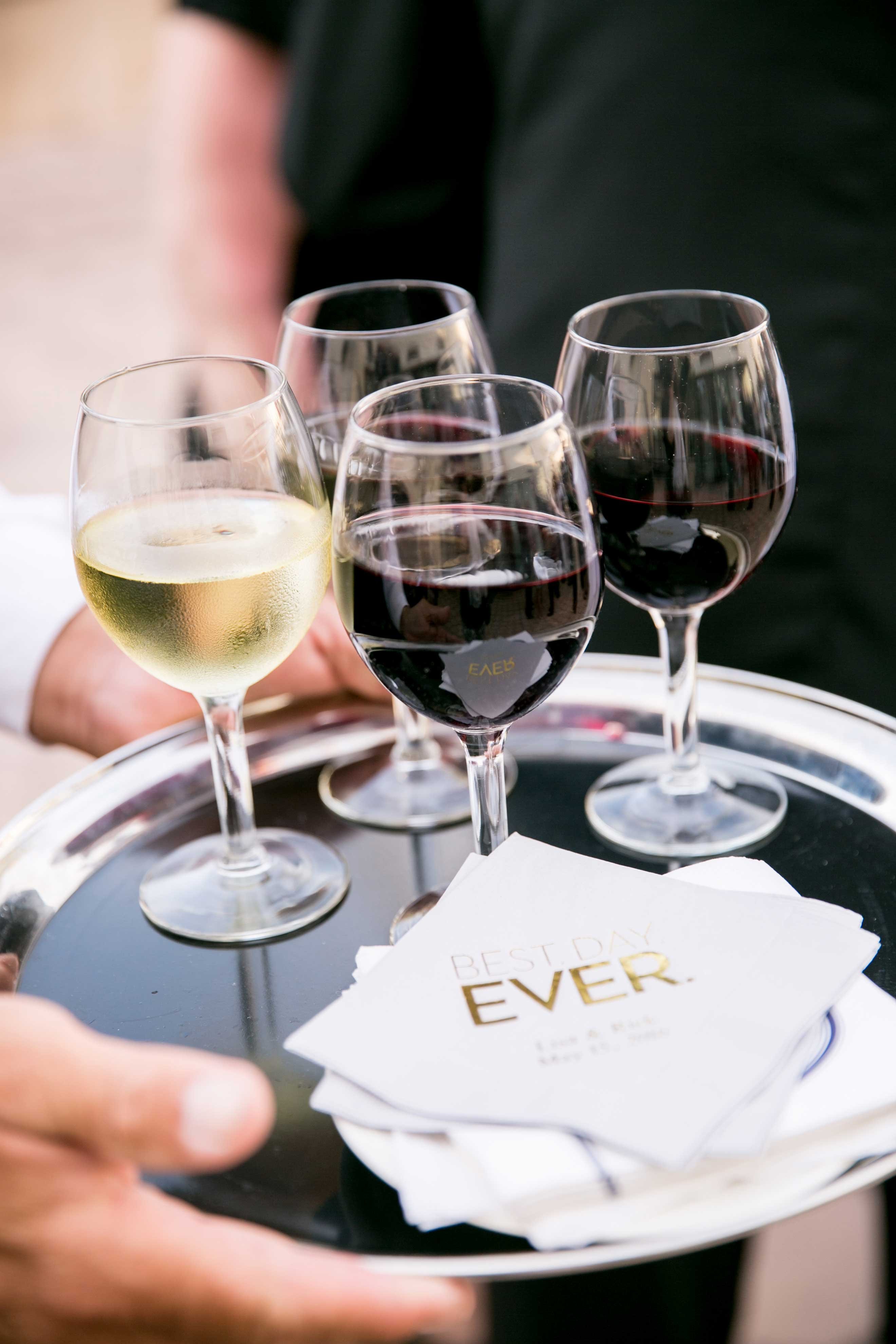 How to Incorporate Wine into Your Wedding