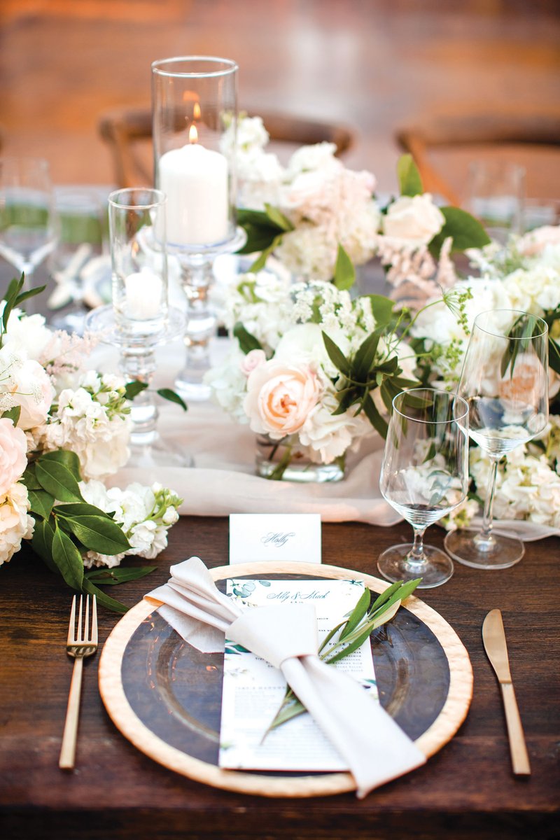 Must-Know Tips for Your Wedding Location, Décor & Entertainment