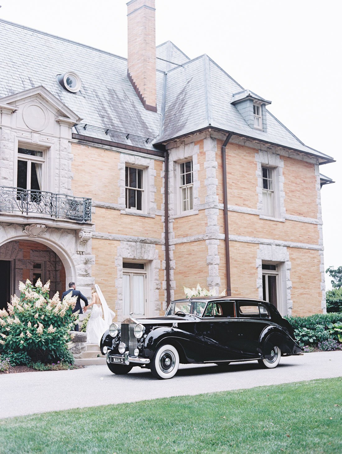 Bride & Groom Arriving to Venue in RollsRoyce
