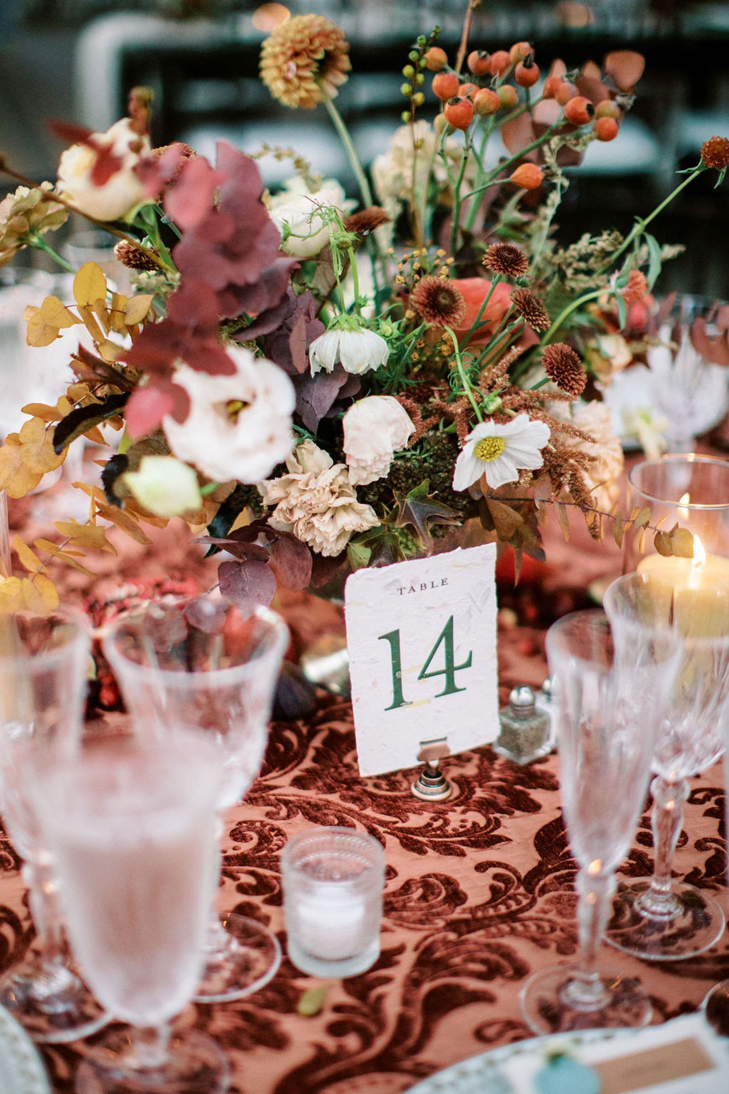 fall wedding ideas outdoor courtyard wedding centerpiece velvet linens fall wedding colors