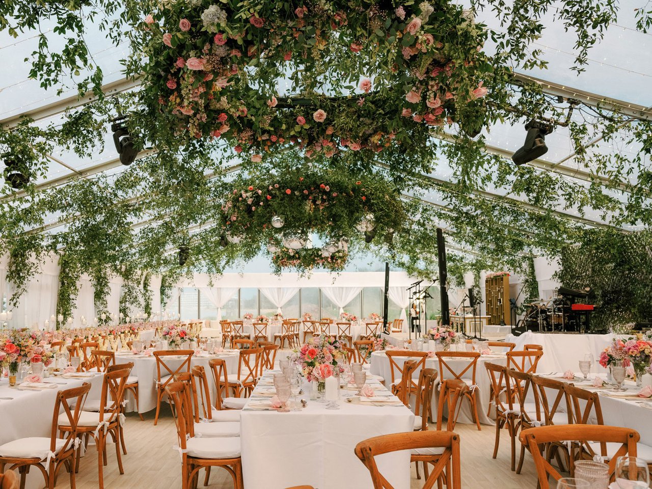 Sunset Wedding with Garden-Inspired Décor in the Bahamas, image size:1280x960