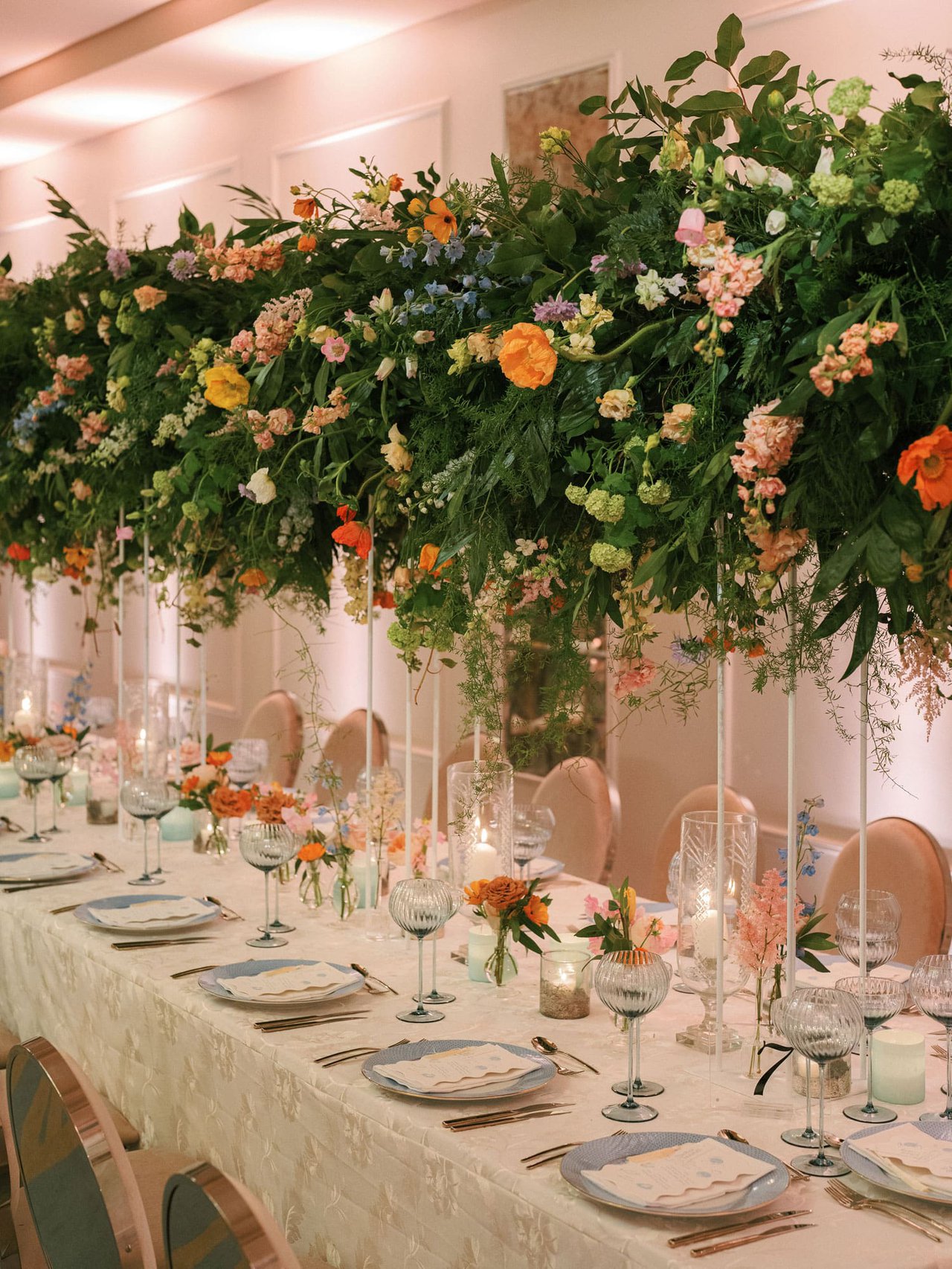 Long Wedding Table with Pastel Details