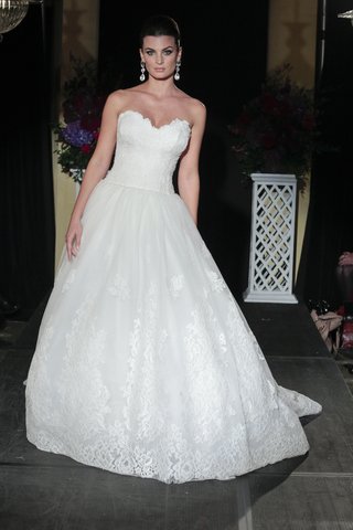 Isabelle Armstrong Fall 2016 Strapless Ball Gown isabelle-armstrong-fall-2016-strapless-ball-gown-with-embroidered-skirt