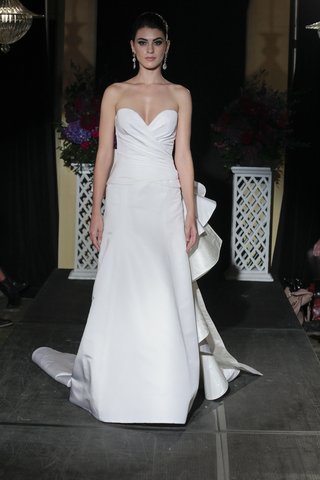 Isabelle Armstrong Fall 2016 Bow Wedding Gown isabelle-armstrong-fall-2016-strapless-wedding-dress-with-large-bow-in-back