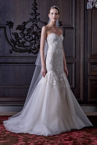 Monique Lhuillier Spring/Summer 2016 Collection mermaid-gown-with-tulle-skirt-and-appliques-on-bodice