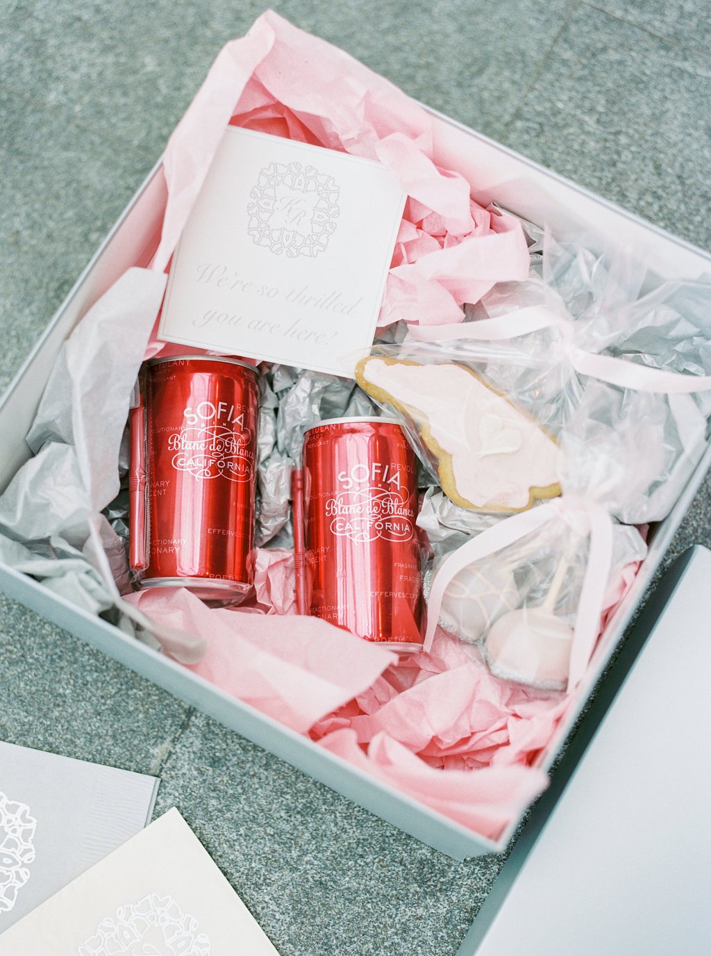 Favor Boxes with Sweets and Sparkling Wine