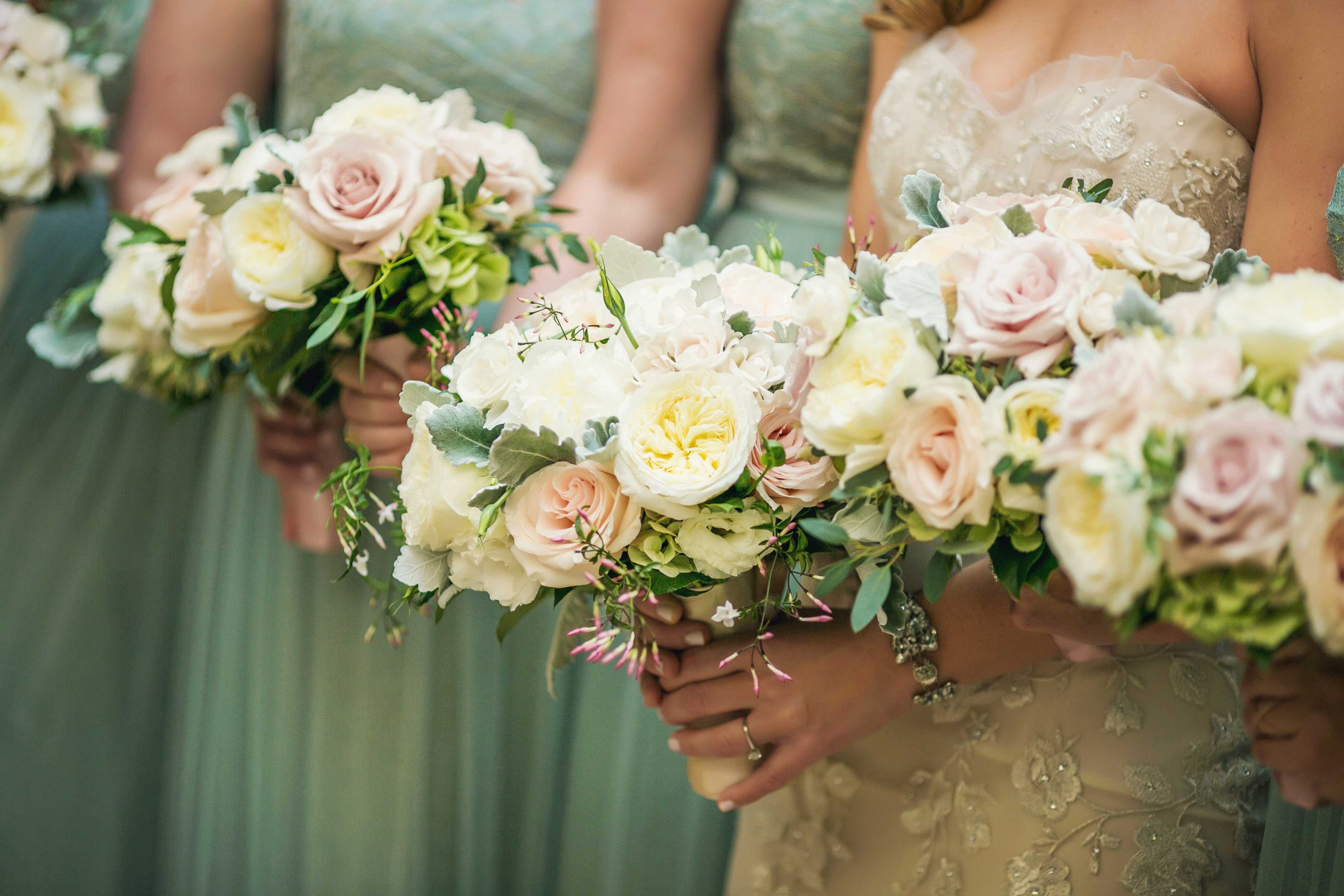 Matching Bride & Bridesmaid Bouquets