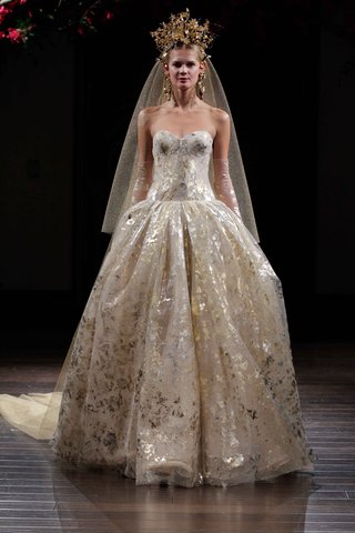 "El Dorado" by Naeem Khan gold-hand-painted-wedding-dress-by-naeem-khan-fall-2016