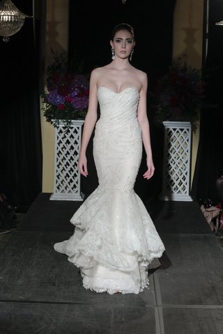 Isabelle Armstrong Fall 2016 Mermaid Dress isabelle-armstrong-fall-2016-strapless-mermaid-gown-with-beading