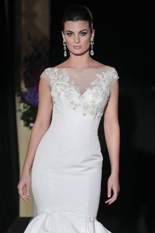 Isabelle Armstrong Fall 2016 Embroidered Gown isabelle-armstrong-fall-2016-figure-hugging-wedding-dress-with-embroidery-on-illusion-tulle
