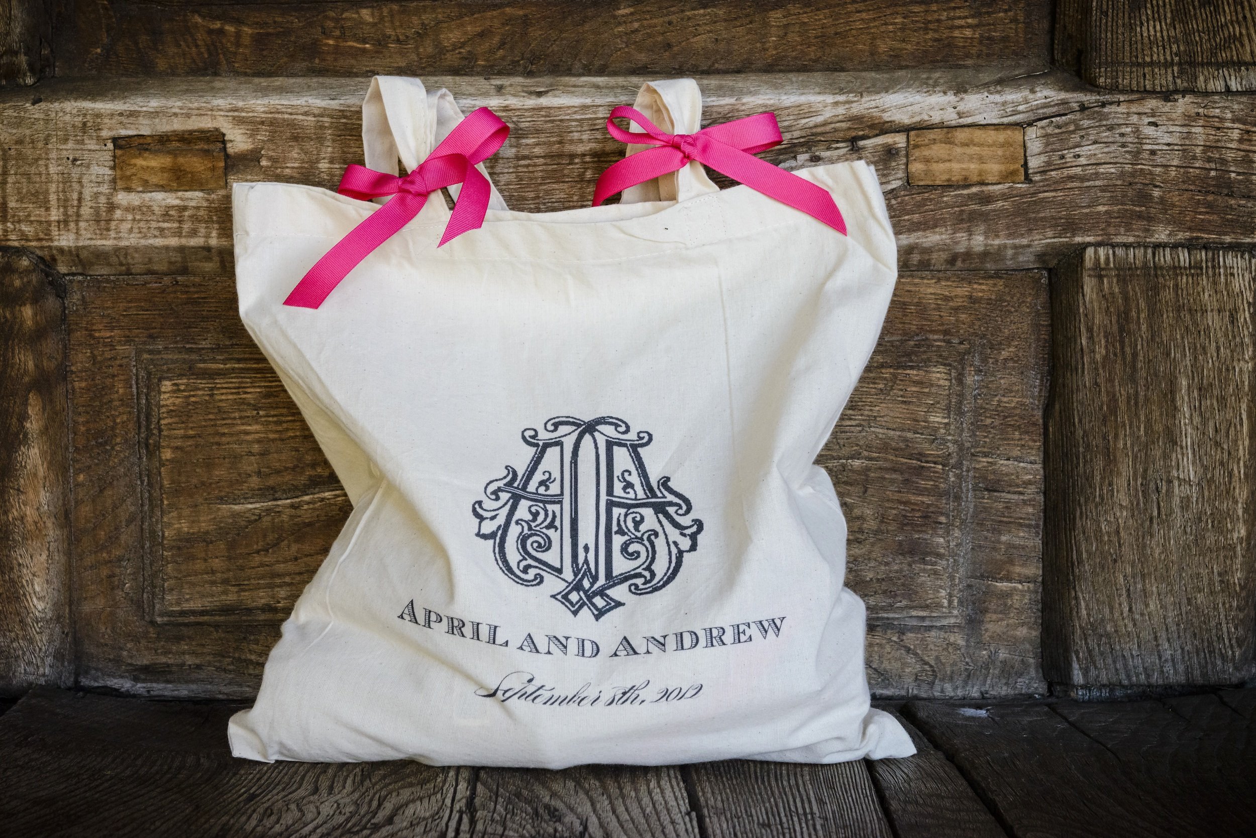 How to Create the Best Gift Bags for Guests & Bridesmaids
